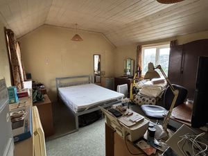 Bedroom- click for photo gallery